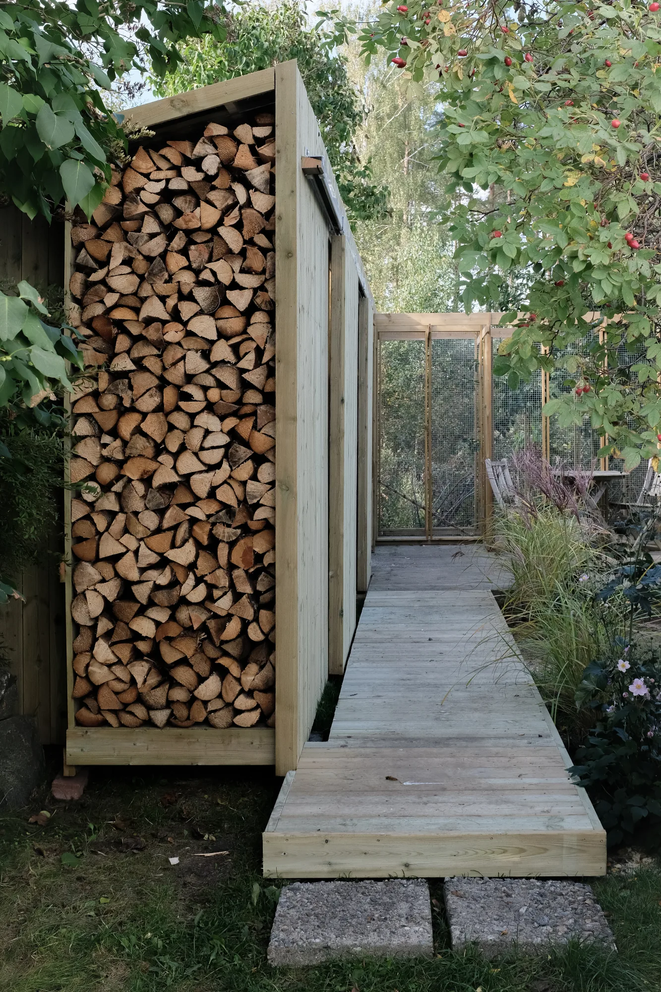 Chicken coop, image 2 of 7
